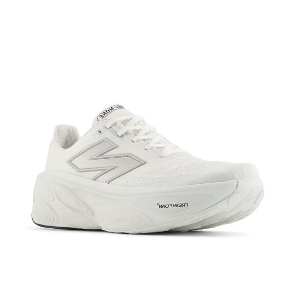 NWT New Balance Men Fresh Foam X More V5White size 8.5M